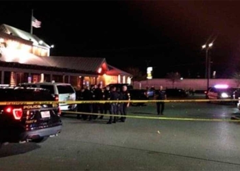 Balean a cinco personas fuera de un restaurante en Texas