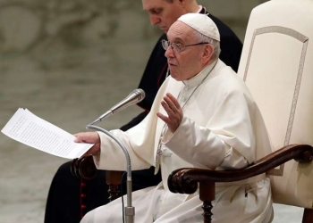 Las misas no se pagan ¿entendido?: Papa Francisco