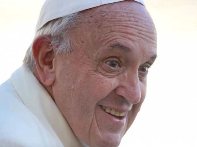 Revela Papa Francisco que sufre de cataratas; prevé operarse