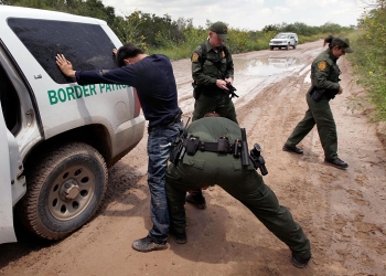 EU usa datos en redes sociales para rastrear a migrantes sujetos a deportación