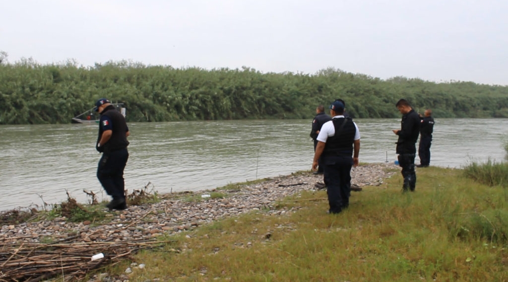 Protección Civil sigue buscando a personas que cayeron al río