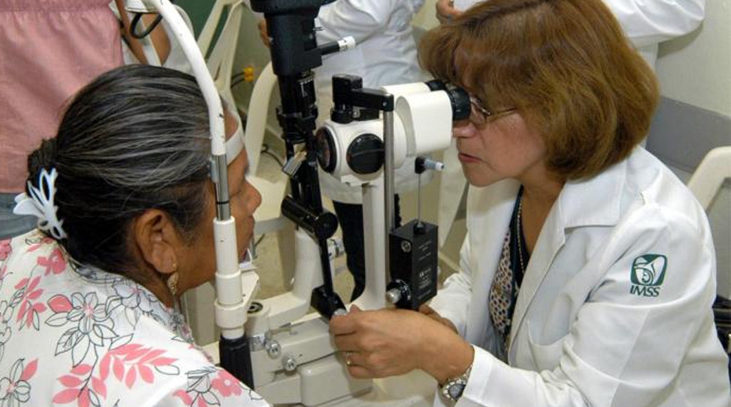 IMSS atiende glaucoma, principal causa de ceguera irreversible