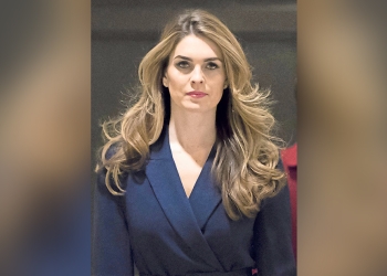 Renuncia directora de Comunicación de EE. UU.