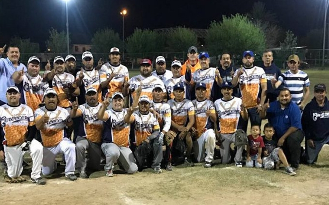 Los Cerveceros Campeones De La Liga Varonil De Softbol A.C