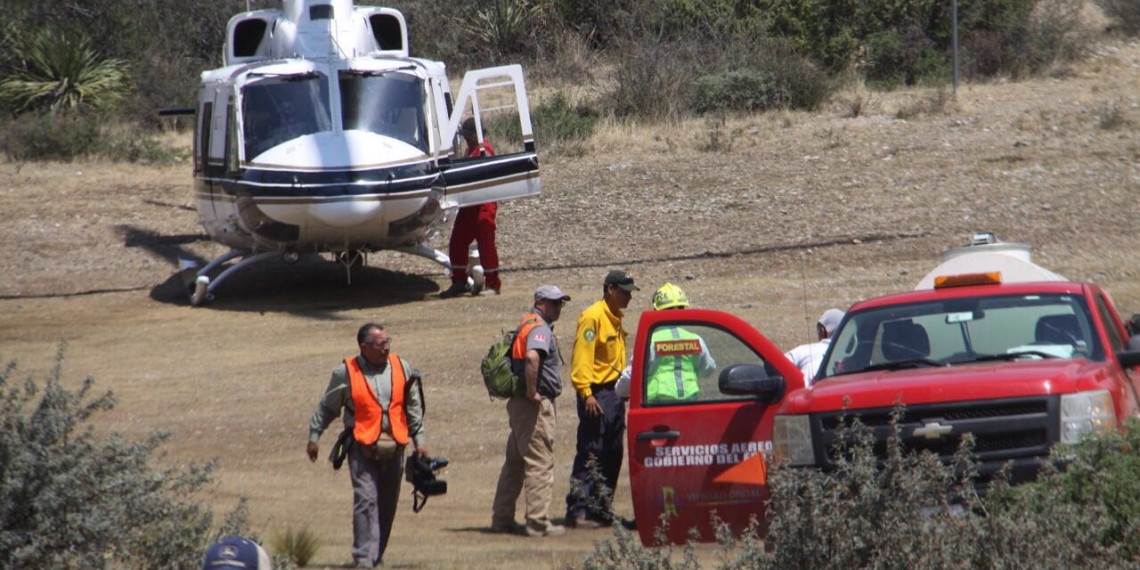 Participan dos helicópteros en combate al incendio en Zapalinamé