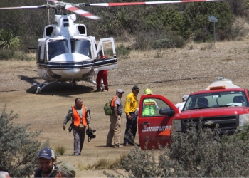 Participan dos helicópteros en combate al incendio en Zapalinamé