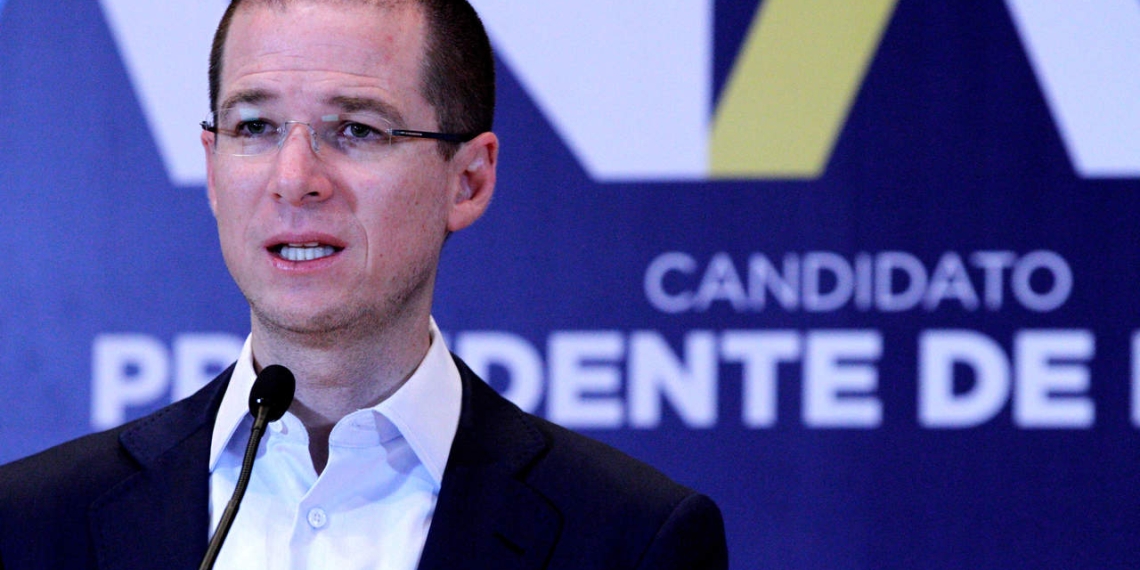 Ricardo Anaya ofrece apoyo a productores lecheros del país