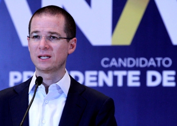Ricardo Anaya ofrece apoyo a productores lecheros del país