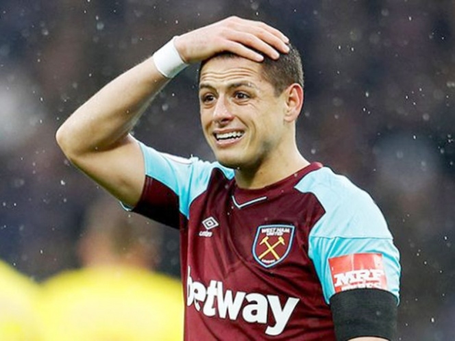 ‘Chicharito’ es banca y los aficionados se molestan