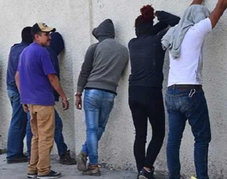 Arrestan a centroamericanos por alterar el orden