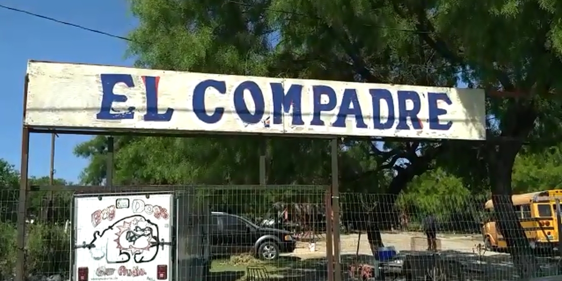 Encuentran a persona sin vida en un yonke