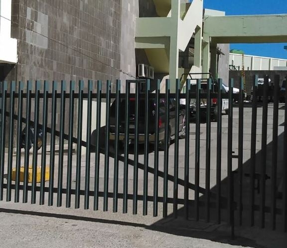 Niña es hospitalizada por ingerir un pedazo de vidrio