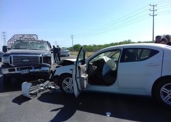 Se registra choque en carretera; una unidad transportaba un bebé muerto