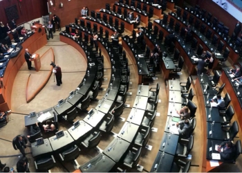 Senado aprueba licencia con salario a padres de niños con cáncer