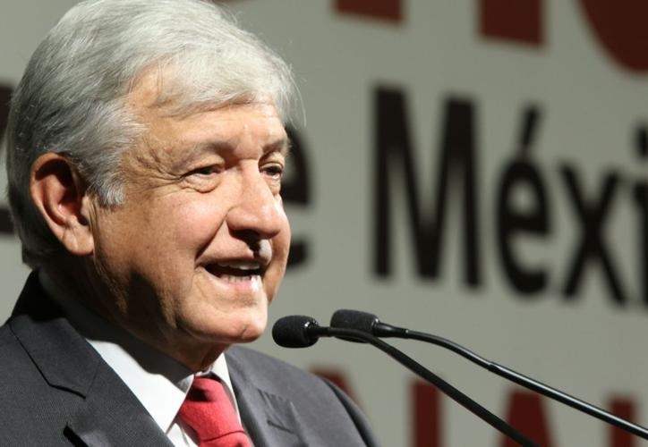 Fortalecer comercio e industria, ofrece López Obrador