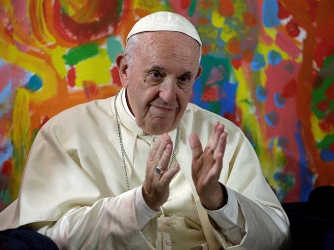 ‘Dios te hizo así’, dice papa Francisco a homosexual