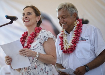 Propone esposa de AMLO poner fin a la figura de primera dama