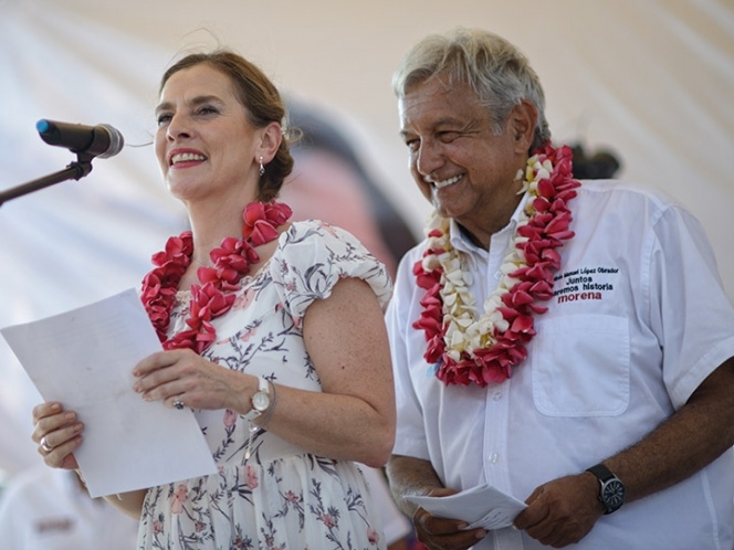 Propone esposa de AMLO poner fin a la figura de primera dama