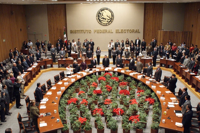 Revisa el INE caso de candidaturas transgénero en Oaxaca