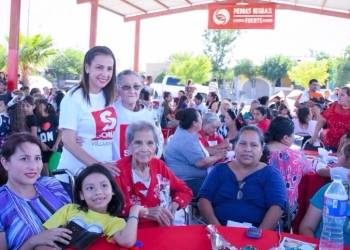 Realizan festejo a las madres de la colonia ‘La Laja’