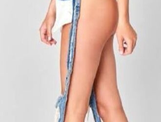 Jeans de corte extremo cuestan 3 mil 200 pesos… y ya se agotaron