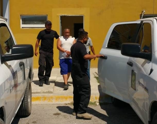 Roban en plantel educativo