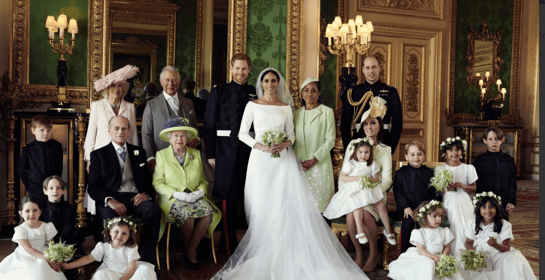 Enrique y Meghan, duques de Sussex, publican fotografías oficiales de su boda