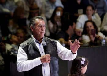 “El Bronco” anuncia batalla épica en la Arena Coliseo con seis jóvenes