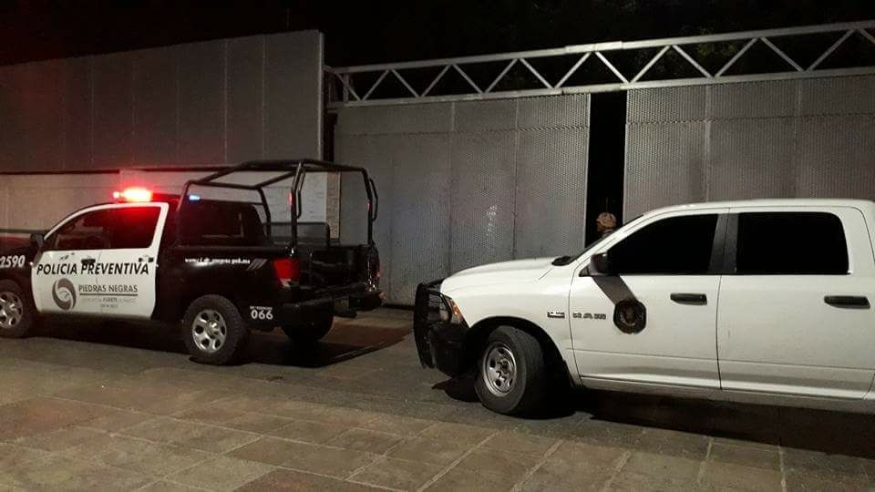 Roban en plantel educativo