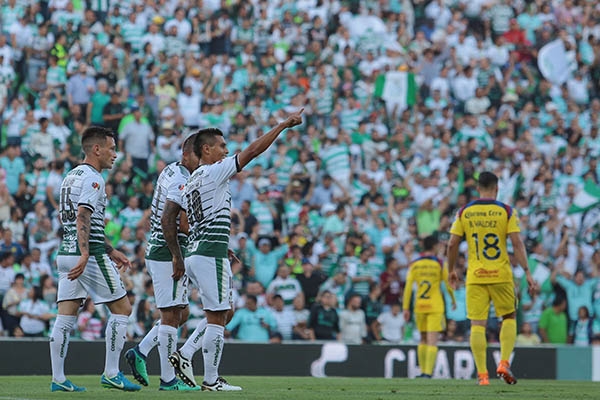Santos golea al América en juego de ida
