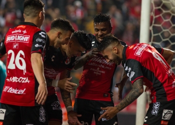 Santos golea al América en juego de ida