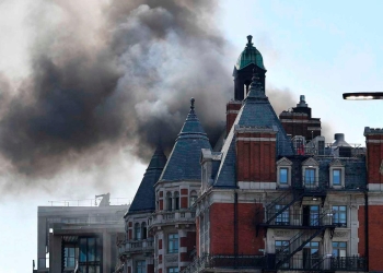 Se incendia lujoso hotel en el centro de Londres