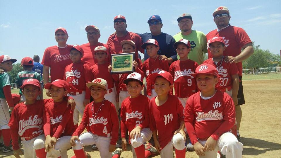 Diablos rojos de P.N avanzan al nacional de béisbol infantil.