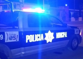 Le roba bolso a punta de cuchillo