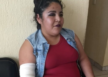 Detienen a hombre por golpear a su esposa