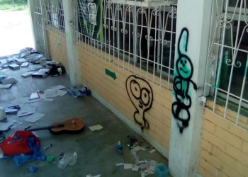 Roban 35 tablets de la secundaria Miguel Hidalgo