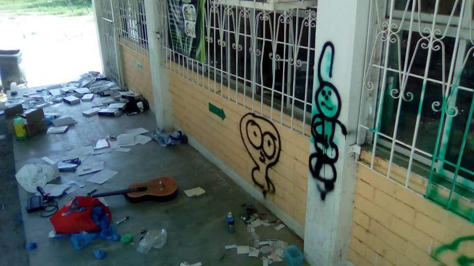 Roban 35 tablets de la secundaria Miguel Hidalgo
