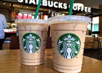Starbucks dice ‘no más’ a los popotes de plástico