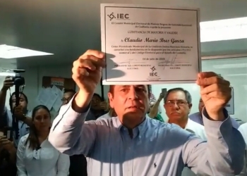 Recibe Claudio Bres constancia de mayoría