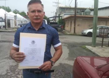 Recibe Sergio Borja acta de suplente como diputado federal