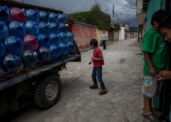 En una ciudad con poca agua, la Coca-Cola y la diabetes se multiplican