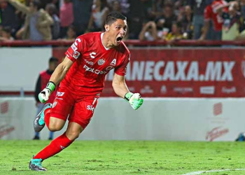 Debutan Diablos con triunfo en casa