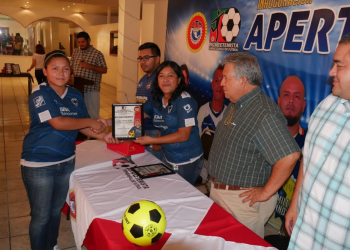 Premian a jugadores sobresalientes de la Liga Cetemista