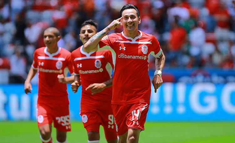 Debutan Diablos con triunfo en casa