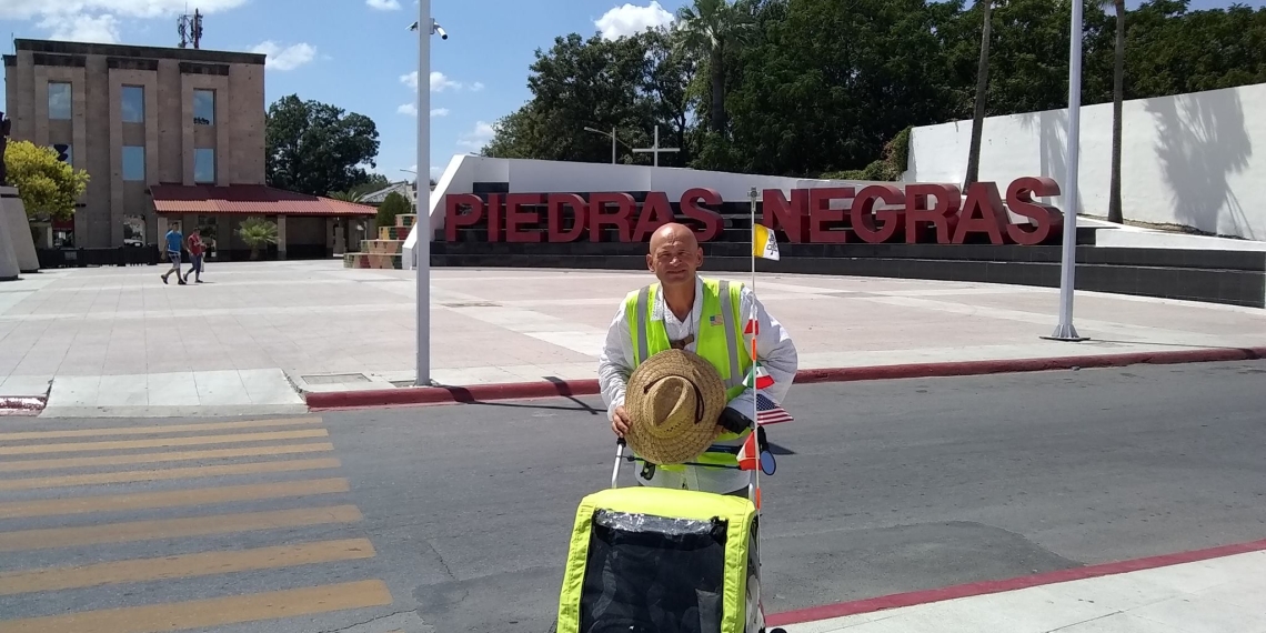 Llegan a Piedras Negras peregrinos que forman cruz entre Canadá-EU-México