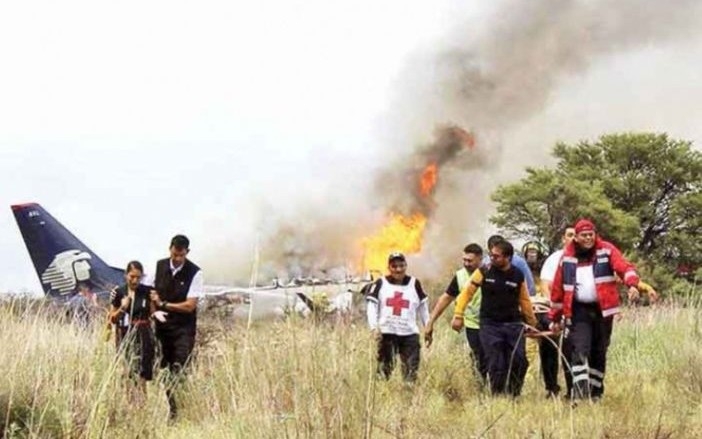 Al menos 65 estadunidenses viajaban en avión accidentado: Embajada