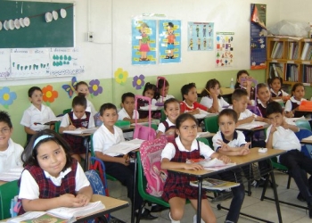 Dan prioridad a foráneos en planteles educativos