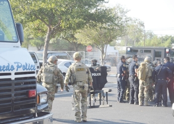 Simulan tiroteo en escuela de Laredo