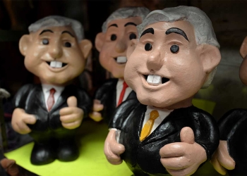 Estas alcancías de AMLO se venden como pan caliente