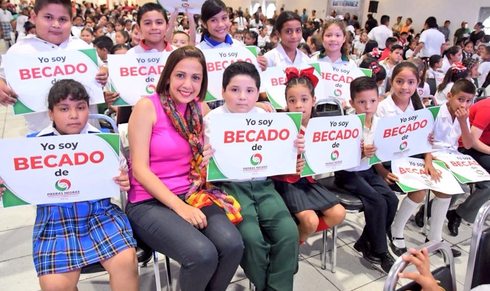 Entregan apoyos de “Beca Fuerte